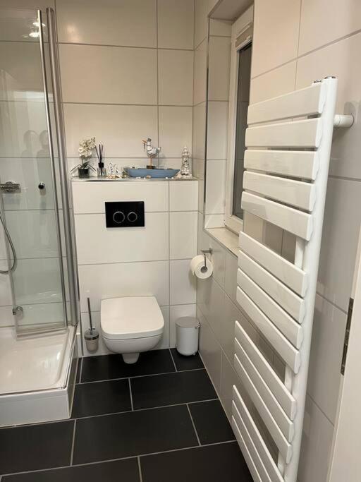 Neu Sanierte Wohnung Fuer 2-4 P Eschwege Bagian luar foto