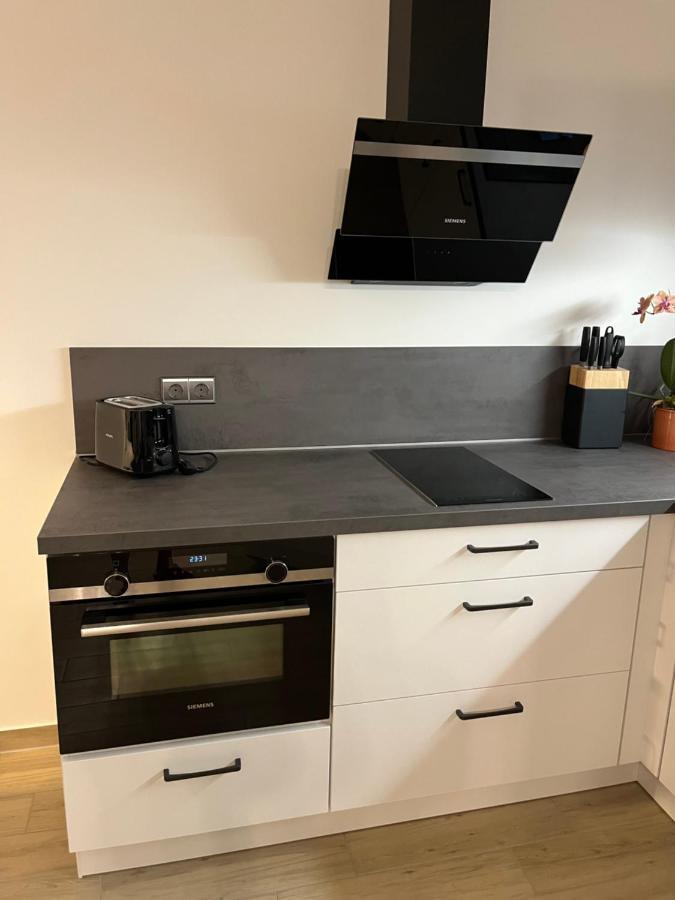 Neu Sanierte Wohnung Fuer 2-4 P Eschwege Bagian luar foto